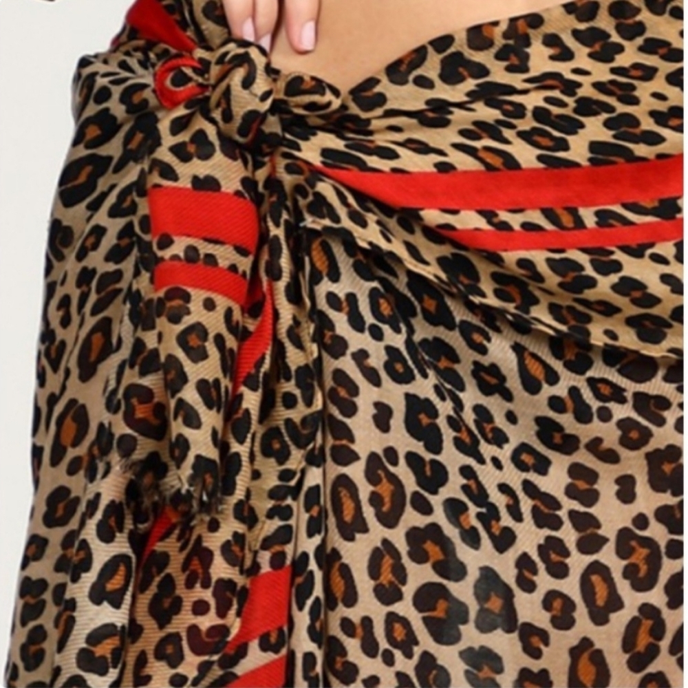 Leopard Scarf - Picture 3 of 3
